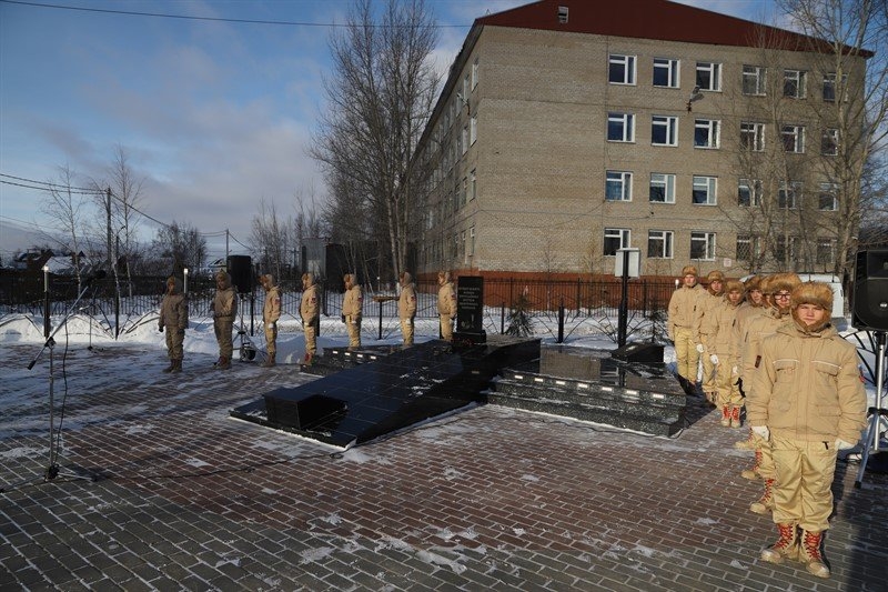 В Нижневартовске открыт памятник жертвам политических репрессий