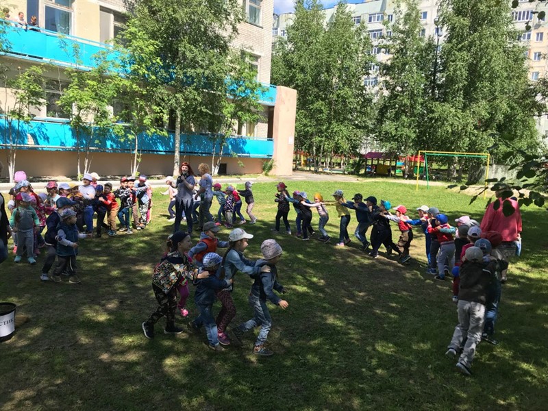 В детском саду № 45 состоялась игровая программа «Пусть всегда будет лето»